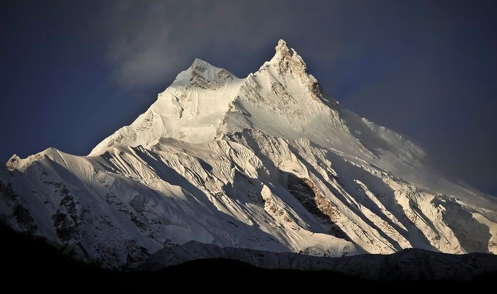 difficult of manaslu expedtion (image: staticflickr)