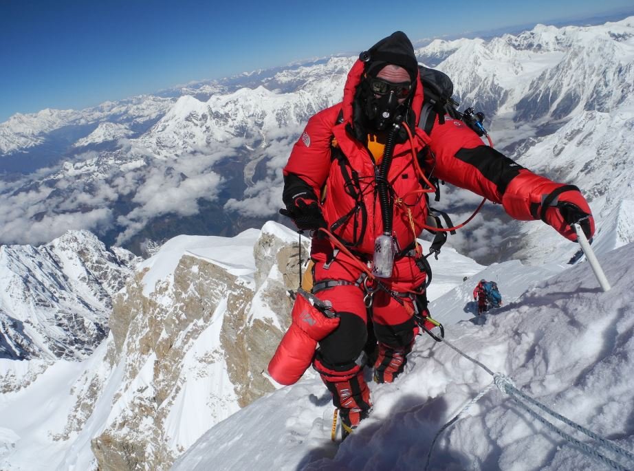 manaslu climbing (image: wikimedia)